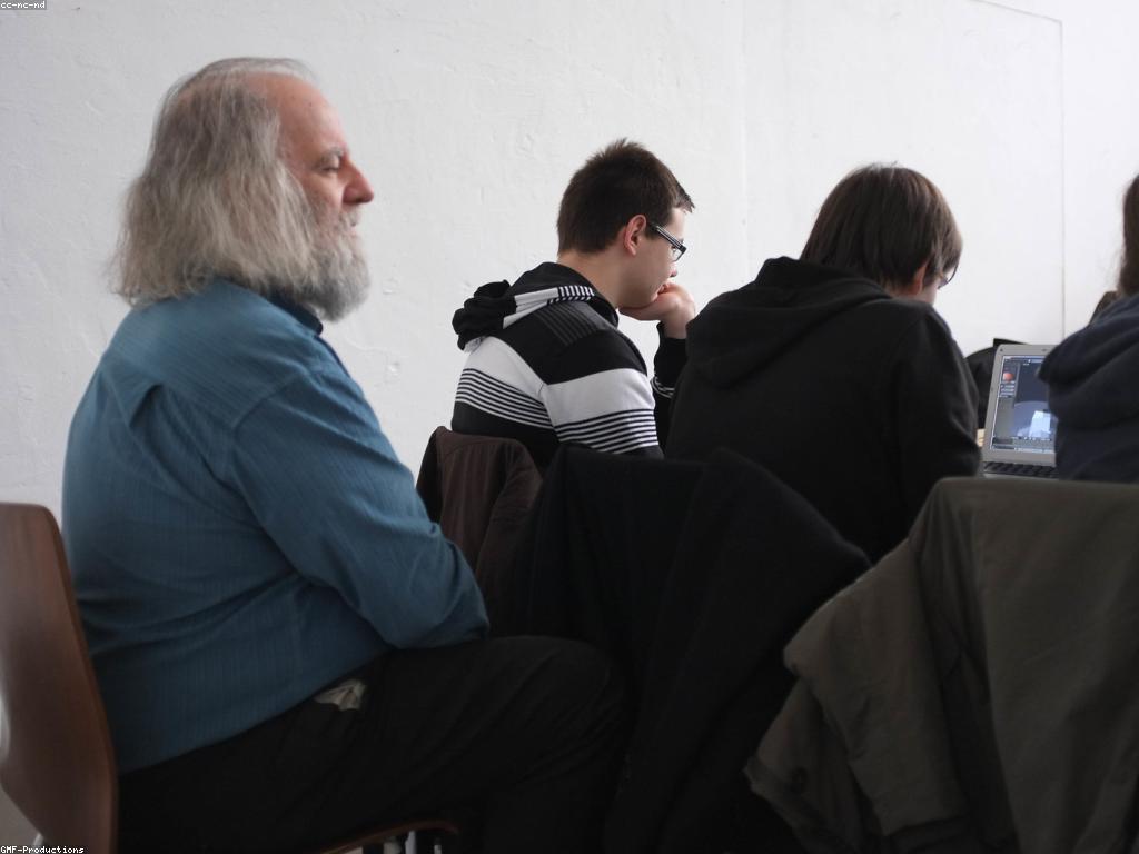 ចំណេះដឹងអំពីហ្គេម: សិក្សាអំពីបច្ចេកវិទ្យាហ្គេមអនឡាញ